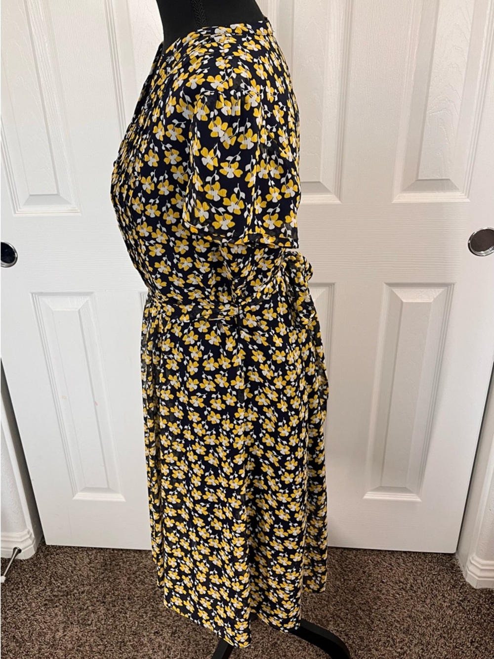 MSK Floral Midi Dress Size 12 Black Yellow White Floral V-Neck - Picture 4 of 11